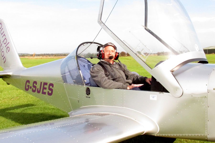 Flying in a light aircraft (2014)
